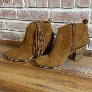 Steve Madden Brown Suede Western-Style Fringe Heeled Ankle Booties. Size 6.5.